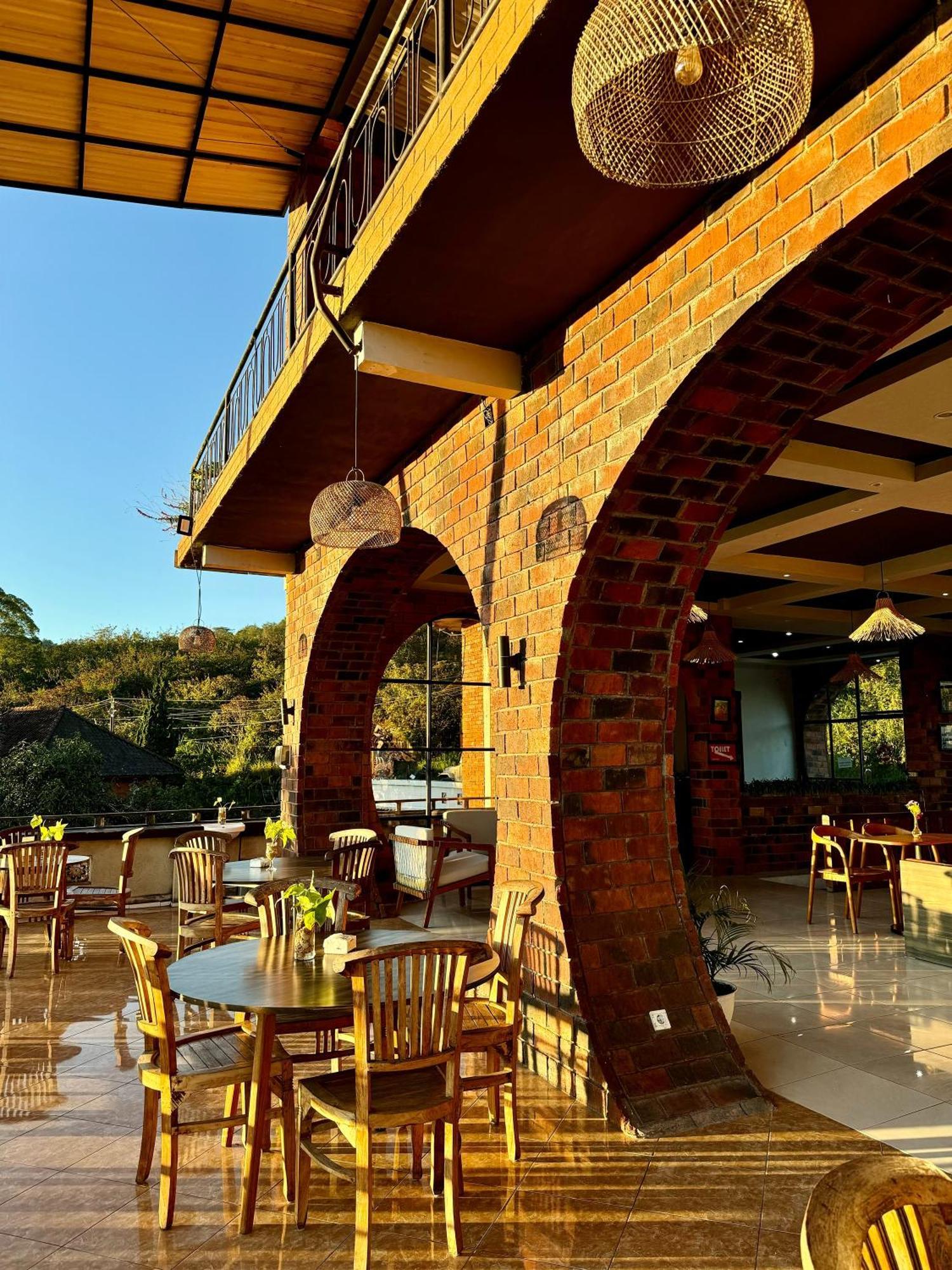 Caldera Hotel & Restaurant กินตามานี ภายนอก รูปภาพ